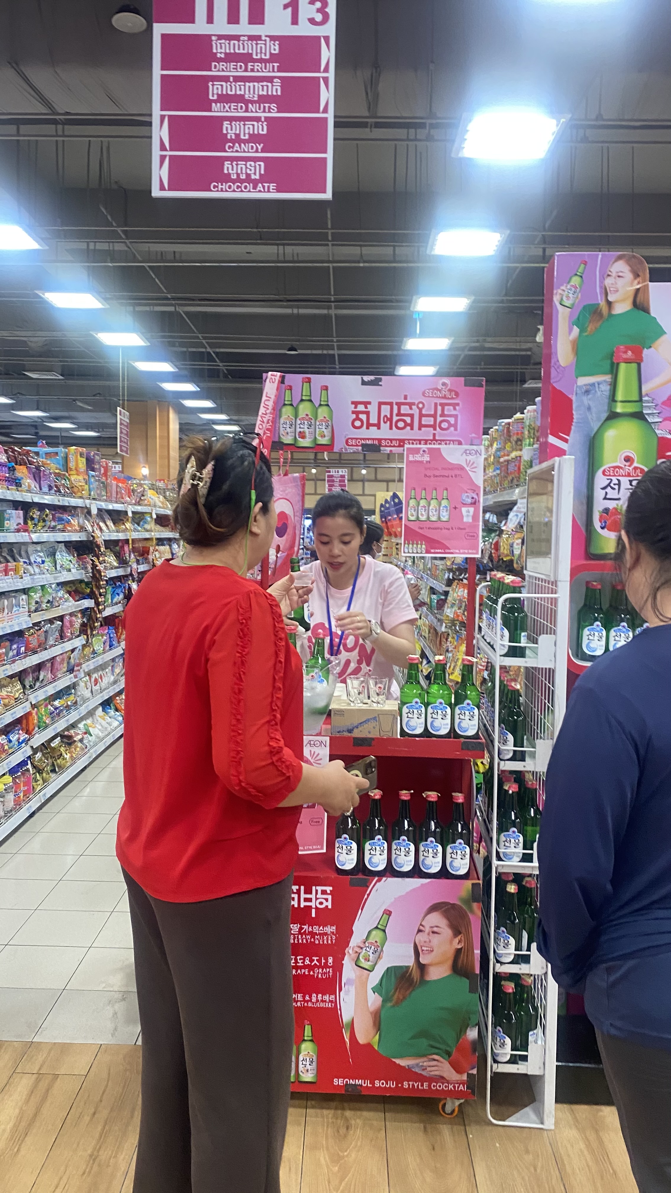 Celebrating wine tasting success at AEON Mall 1 Seonmul event